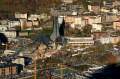 Zentrum von Andorra: Escaldes: Caldea mit Freizeitgelände Baustellen, im Hintergrund Engordany - img_2433_28.jpg